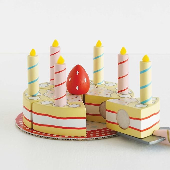 Le Toy Van - Honeybake Childrens Wooden Vanilla Birthday Cake Play Food Pretend Toy | Perfect For Pretend Role Play | Birthday Cake Play Kitchen Role Play Toy (TV273)