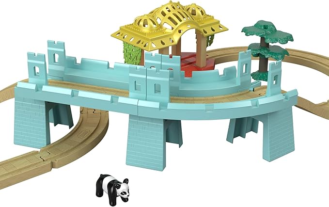 Thomas & Friends Wood Big World Adventures Set with Train Engine, Figures, a Vehicle and Accessories