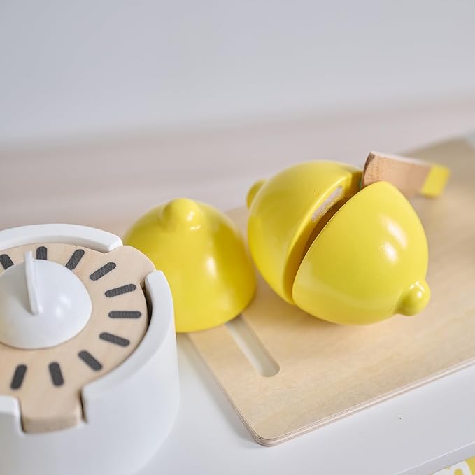 Teamson Kids Wooden Lemonade Stand for Toddlers, Pretend Play Grocery Shop with 18 Accessories, Juice Squeezer, Storage Bins, Yellow White, Age 3+