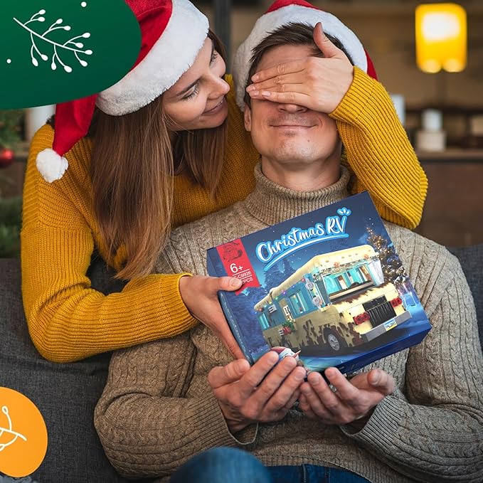 Christmas Cousin's RV Building Kit, LED Christmas Holiday Snow Village RV, 10.1 Inch Christmas RV Compatible with Lego Gifts for Boys, Girls, Family, and Friends (532pcs)