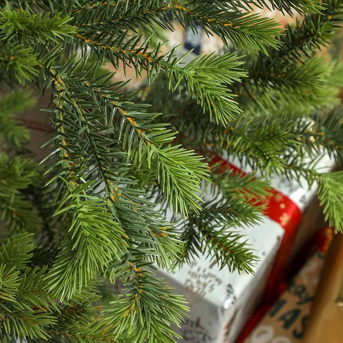 HOMCOM 9ft Artificial Christmas Tree, Sparse Realistic Cedar Tree with 4306 Tips, Easy Assembly, Hinged Xmas Tree for Home Office Holiday, Green