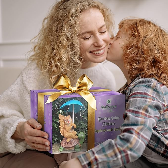 Malister Solar Garden Statue Outdoor Decor - Squirrel Siting on Turtle Statue with String Lights Umbrella for Patio, Garden Decor Garden Art Outdoor Lawn Decor Yard Art, Housewarming Garden Gifts