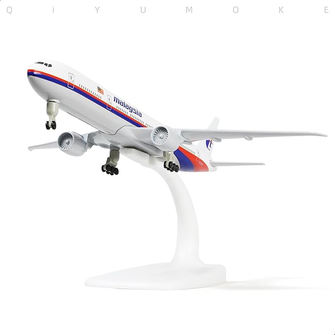 1/300 Boeing 777 Malaysia Diecast Metal Airplane Model with Stand -777 Airplane Model for Adult with Stand (8.3 inches Long) Aviation Enthusiasts Gifts, Desktop Display Decorations