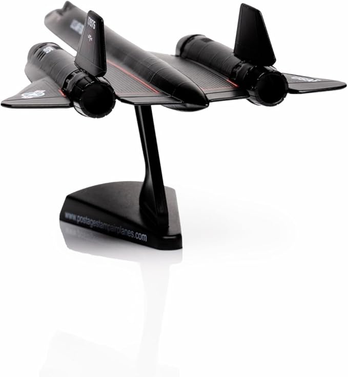 SR-71 Blackbird Die-Cast Metal Model – 1:200 Scale Strategic Reconnaissance Aircraft Replica with Display Stand, Highly Detailed, 6.2” Length x 3.2” Wingspan, Adult Collectible Ages 14+