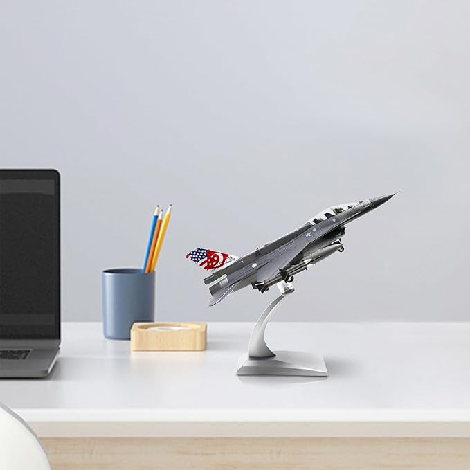 1/72 Scale F-16D Fighting Falcon Airplane Pre-Build Model Kits Finished Diecast Aircraft Metal Fighter Jet Model Display Collection or Gift (F-16D Singapore)