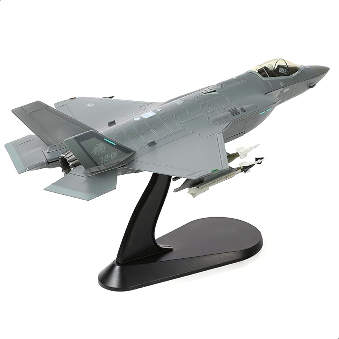 1/72 F-35A Stealth Fighter Aircraft Model Military Joint Attack Aircraft Diecast Metal Airplane Model Kit with Stand for Adult Military Enthusiast Collection Display or Gift
