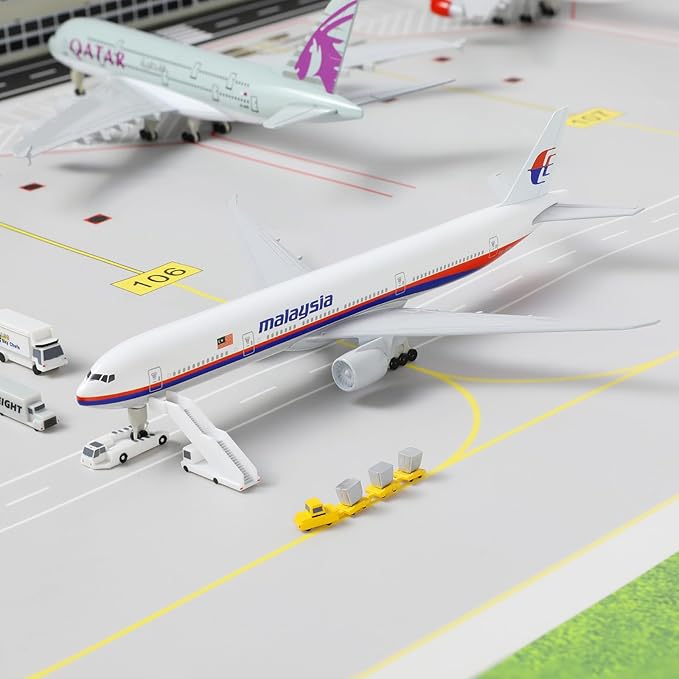 1/300 Boeing 777 Malaysia Diecast Metal Airplane Model with Stand -777 Airplane Model for Adult with Stand (8.3 inches Long) Aviation Enthusiasts Gifts, Desktop Display Decorations