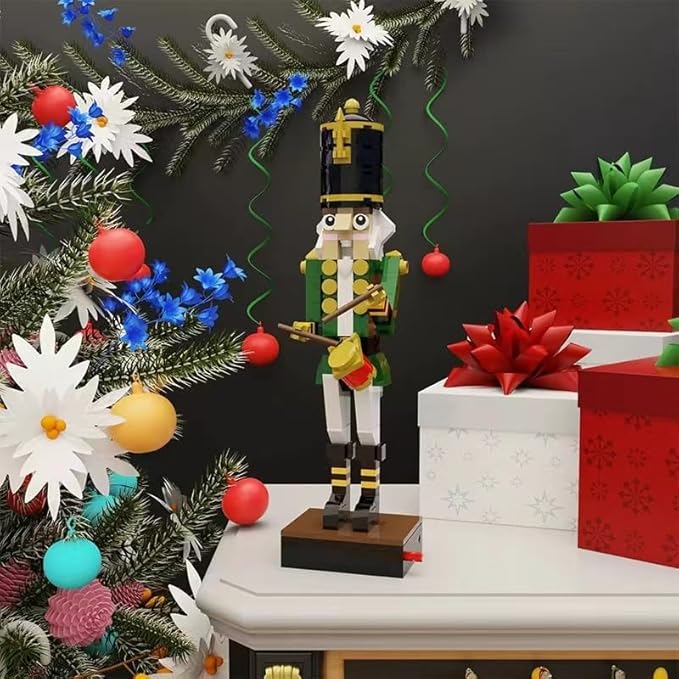 Christmas Nutcracker Building Kits, Xmas Nutcracker King and Soldier Building Sets,Contain Trumpeter Drummer Violinist and Commander, Compatible for Lego, Collectible Nutcracker Model (697 PCS)