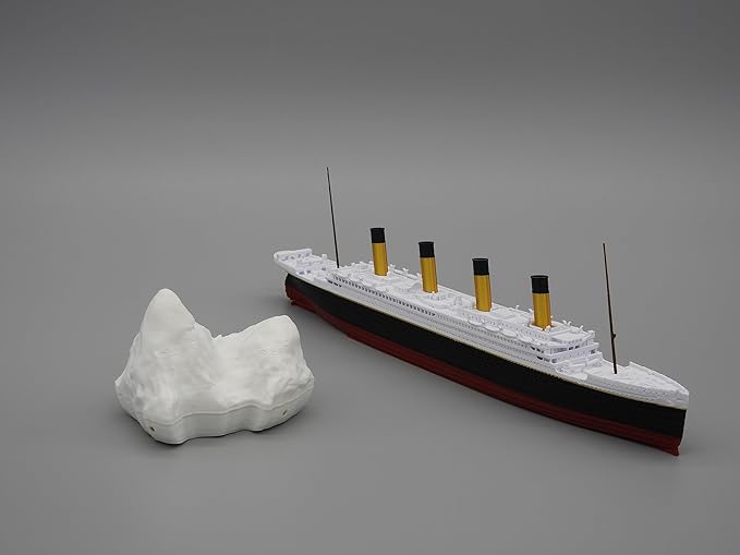 12" Prebuilt Display Model Ship (RMS Titanic 1ft Model with Iceberg (includes Masts))