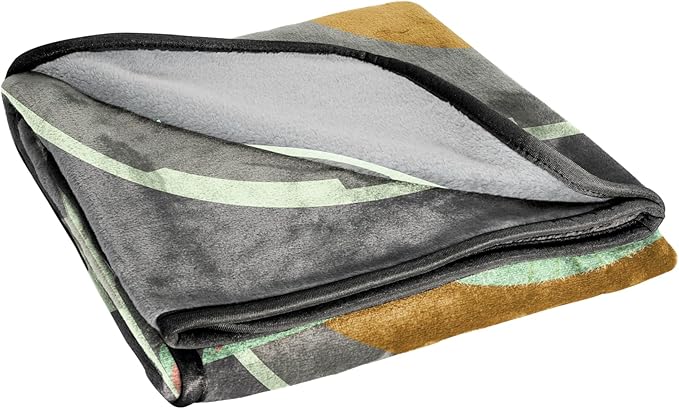 Jay Franco The Mandalorian Kids' Plush 46" x 60" Fleece Throw Blanket - Baby Yoda, Cozy, Fade Resistant for Toddlers to Teens