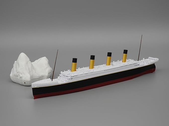 12" Prebuilt Display Model Ship (RMS Titanic 1ft Model with Iceberg (includes Masts))