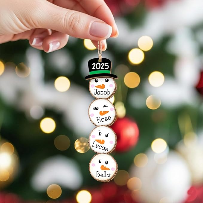 Personalized Snowman Family Ornament, Custom Names on Stacked Snowmen with Top Hats and Carrot Nose Faces, Hanging Tree Decoration, Gifts for Families, Gifts for Christmas