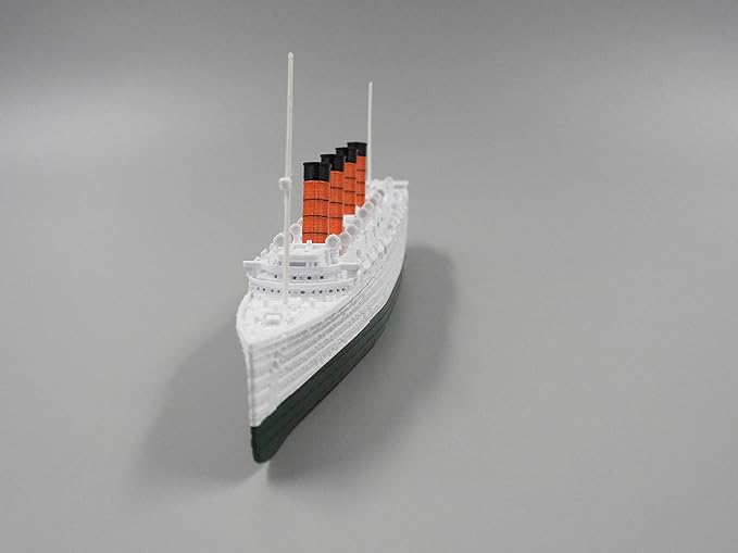 12" Prebuilt Display Model Ship (RMS Mauretania- Last 4 Years 1ft length Model)
