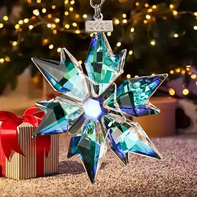 2024 Crystal Christmas Ornaments 4pcs/Set Colorful and Clear Snowflake Christmas Ornament Car Hanging Ornaments (2024 4pcs)