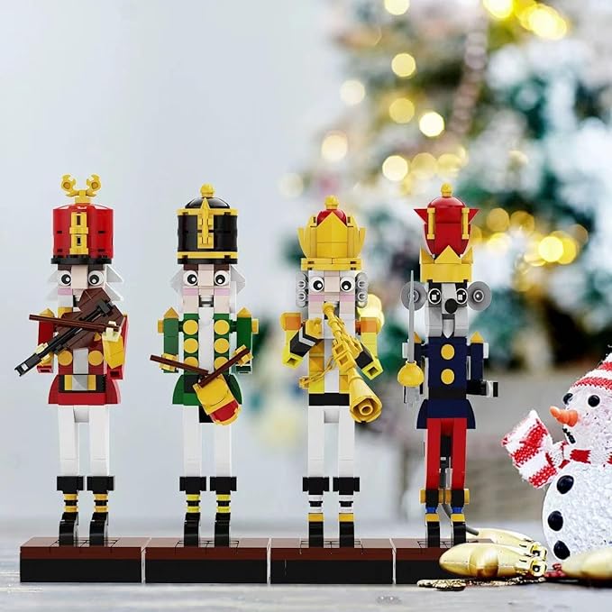 Christmas Nutcracker Building Kits, Xmas Nutcracker King and Soldier Building Sets,Contain Trumpeter Drummer Violinist and Commander, Compatible for Lego, Collectible Nutcracker Model (697 PCS)