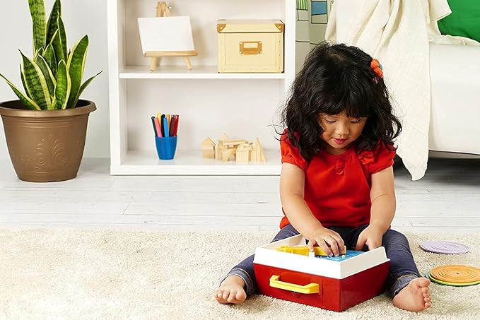 Fisher Price Classics - Record Player - Retro, Tactile Interactive Retro Toy for Kids, Girls, Boys, Toddlers, Baby, Preeschooler, Unisex 18 Months +