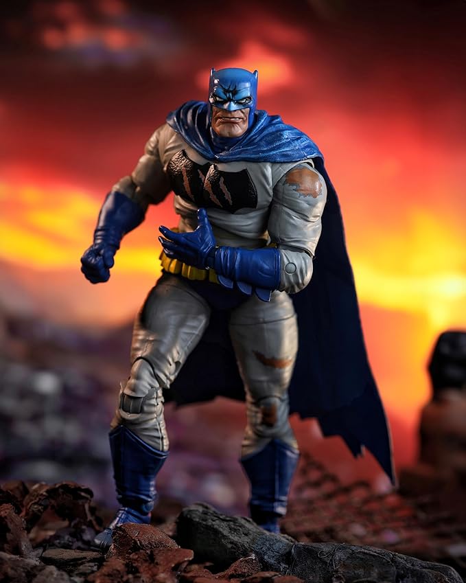 McFarlane Toys - DC Multiverse Batman Battle Damage Blue (The Dark Knight Returns) 7in Figure McFarlane Collector Edition #21