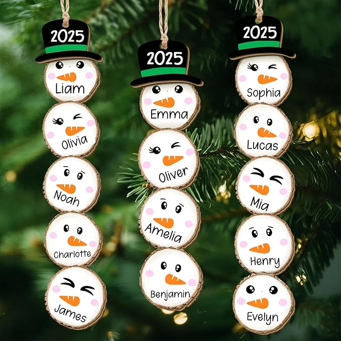Personalized Snowman Family Ornament, Custom Names on Stacked Snowmen with Top Hats and Carrot Nose Faces, Hanging Tree Decoration, Gifts for Families, Gifts for Christmas