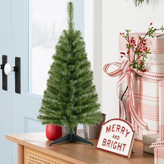 GOLFLAME 3FT Artificial Christmas Tree, Premium Mini Xmas Pine Tree with Stand Base Thicken Tips, Great Holiday Decoration (Green)