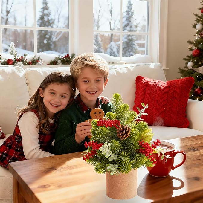 Small Christmas Tree, Artificial Mini Tabletop Christmas Tree with Pine Cones and Green Plants, Suitable for Christmas Decorations Indoor Tables in Households