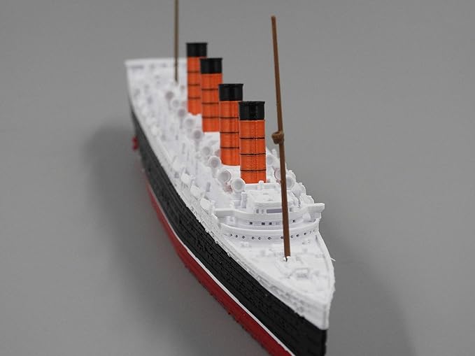 12" Prebuilt Display Model Ship (RMS Mauretania 1ft length Model)
