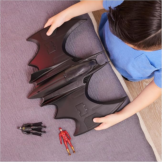 DC Comics, The Flash Ultimate Batwing Set The Flash and Batman Action Figures, 4-inch Playset Kids Toys for Boys and Girls 3 and Up